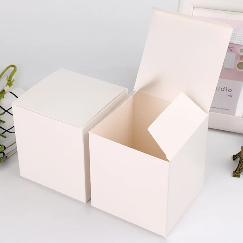100ピース/ロットホワイトクラフト紙のギフトボックス段ボー - Event Party Box のレビューと価格